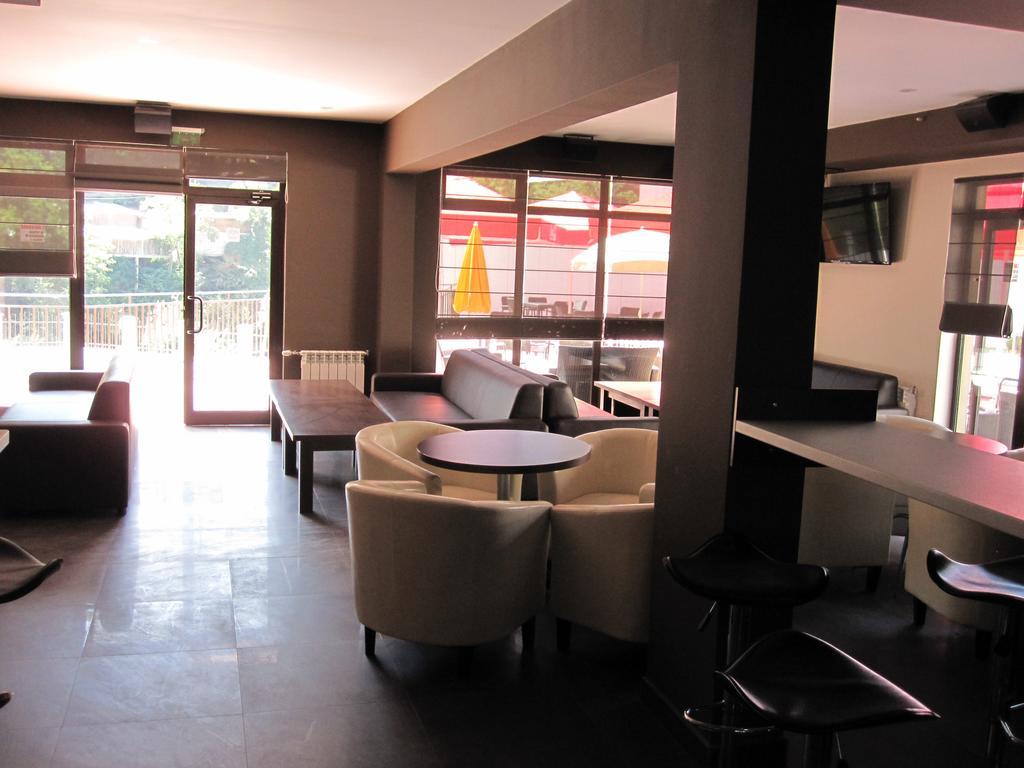 Hotel Deyanira Gorno Dryanovo Экстерьер фото