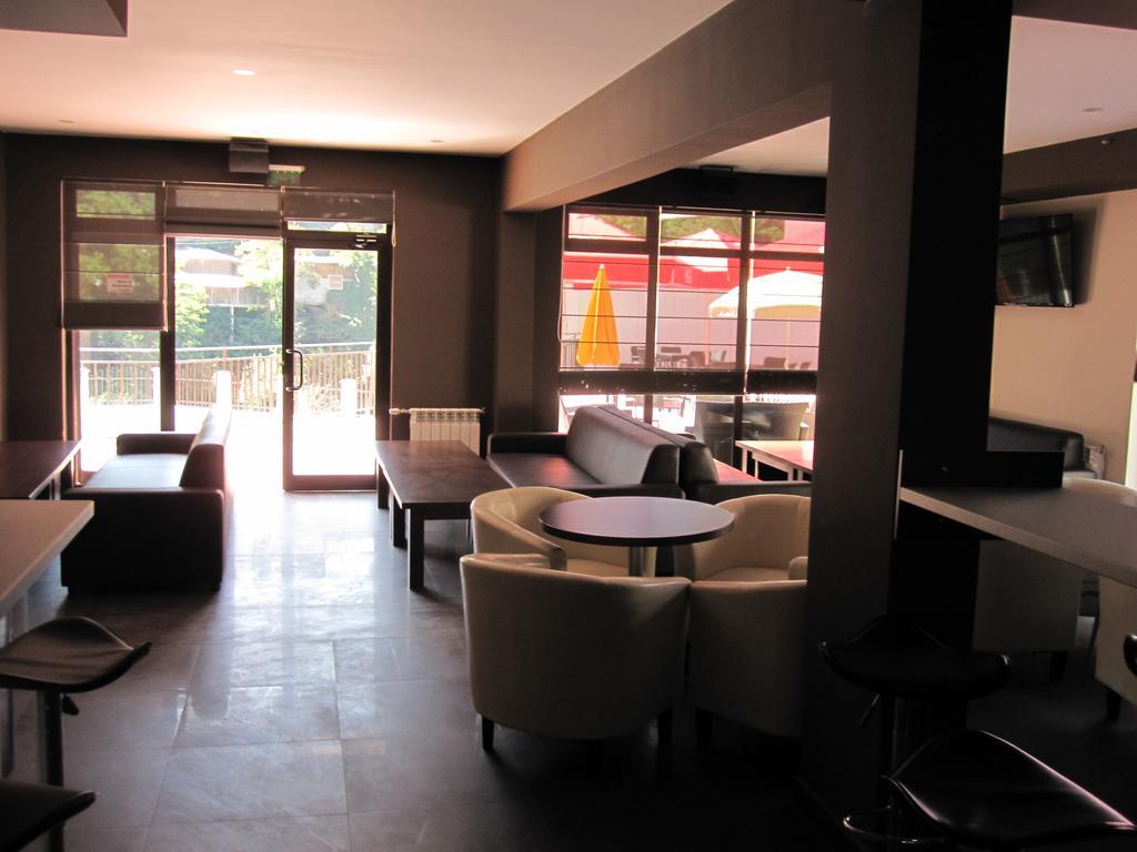 Hotel Deyanira Gorno Dryanovo Экстерьер фото