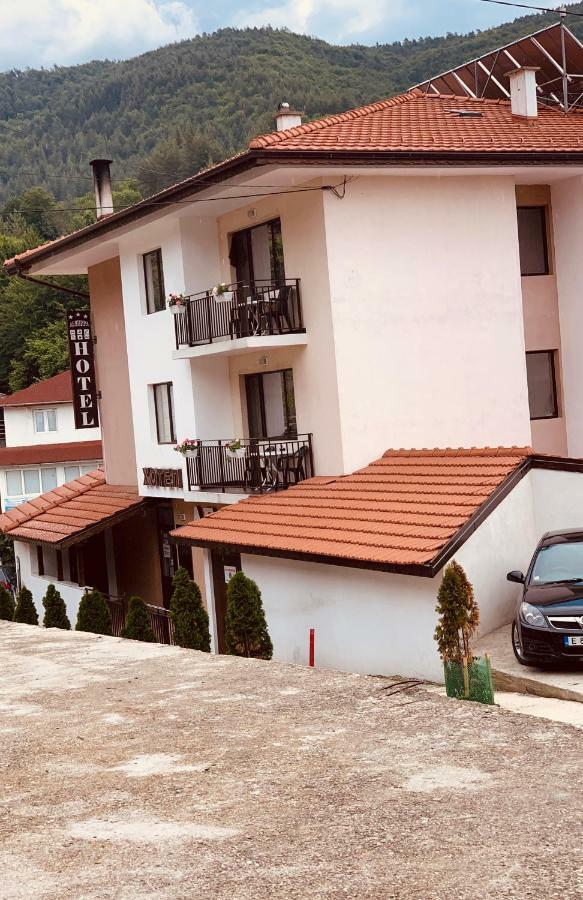 Hotel Deyanira Gorno Dryanovo Экстерьер фото